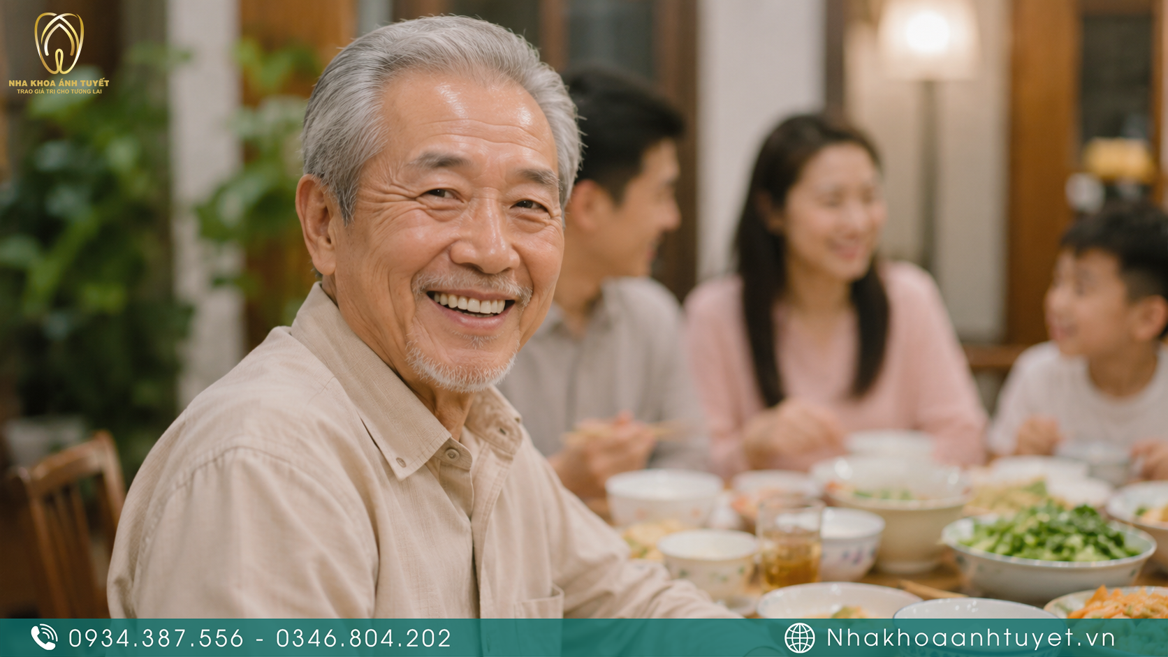 hách hàng lớn tuổi ăn nhai ngon miệng sau phục hình răng cố định