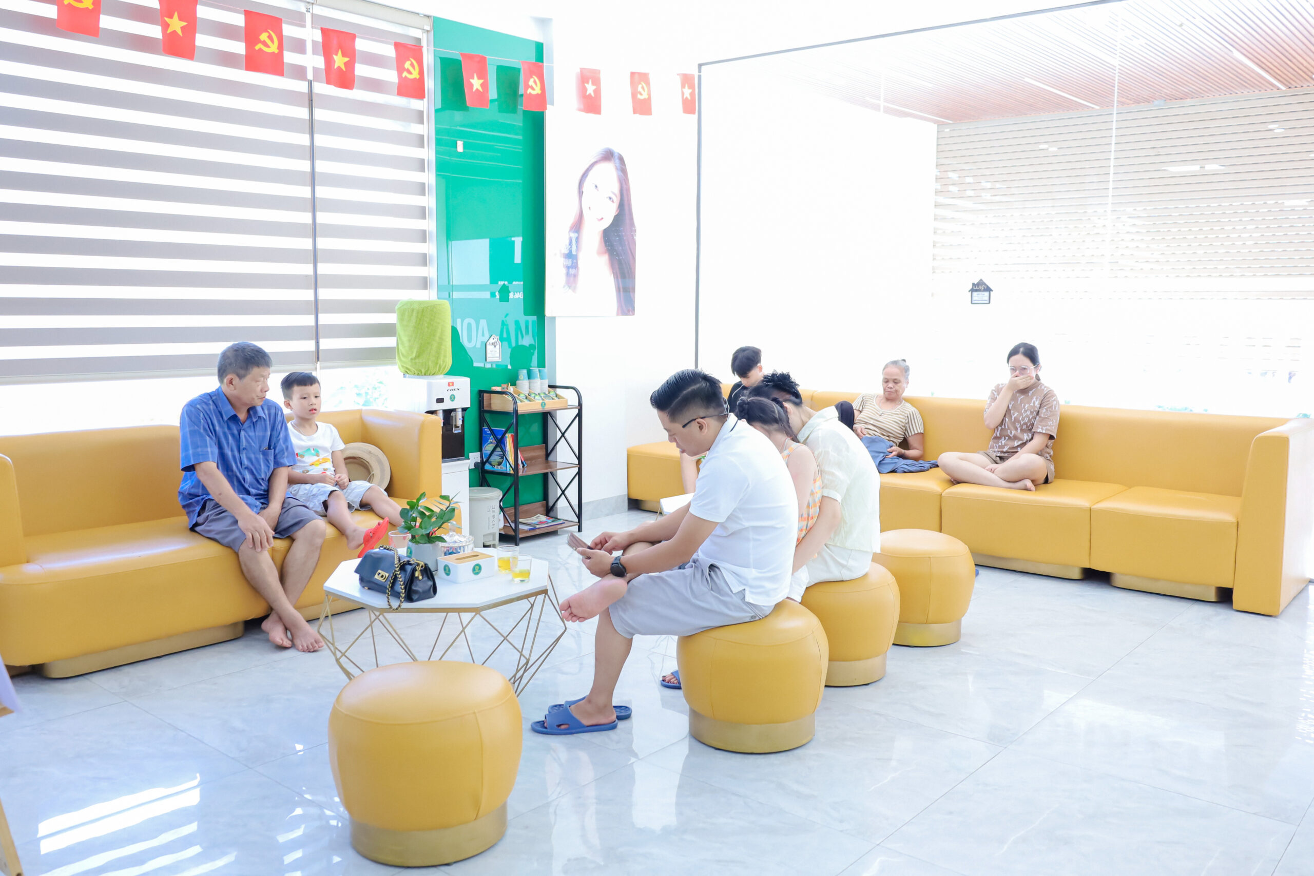 Không Khí Vui Vẻ Tại Nha Khoa Ánh Tuyết Ngày 2/9