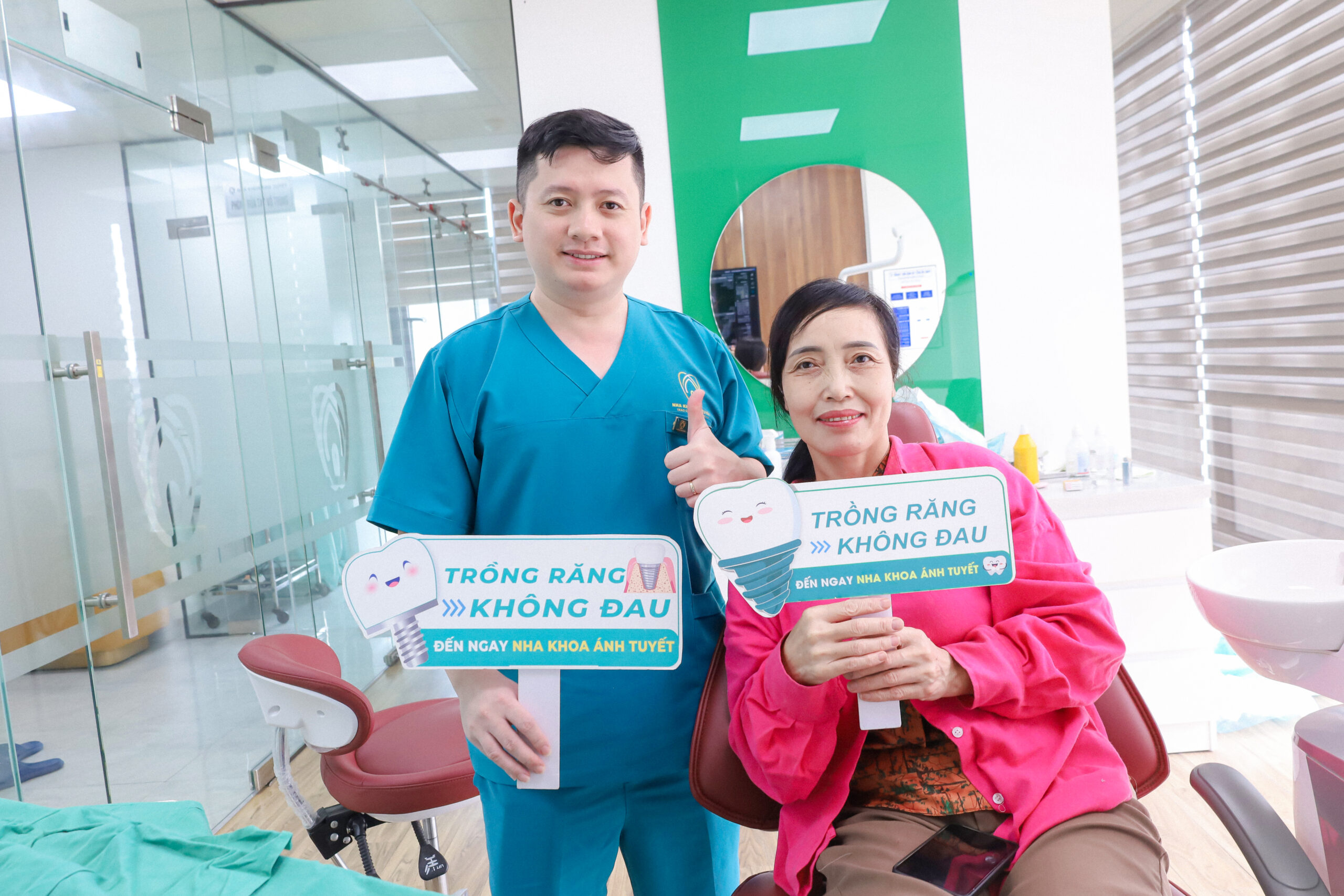 Khách hàng cấy Implant tại Nha Khoa Ánh Tuyết